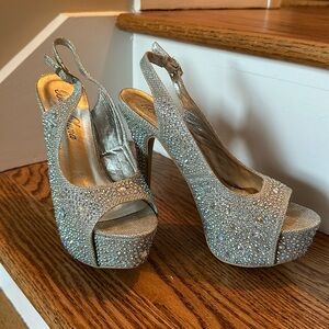 Bella Luna, like new